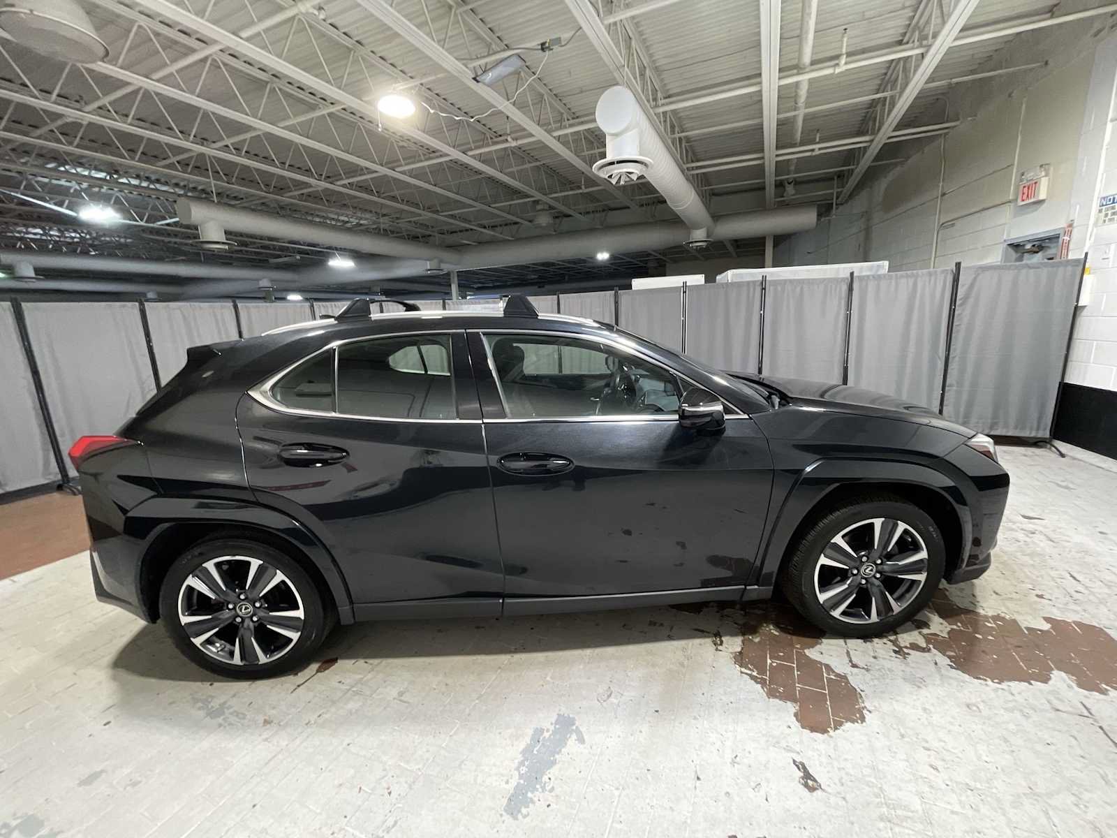Used 2022 Lexus UX 250h w/ Premium Package AWD/4WD image 27