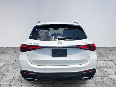 Used 2024 Mercedes-Benz GLC 300 image 6