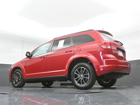Used 2018 Dodge Journey SE w/ Blacktop Package FWD image 32