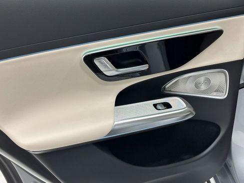 Used 2025 Mercedes-Benz E 350 Sedan image 25