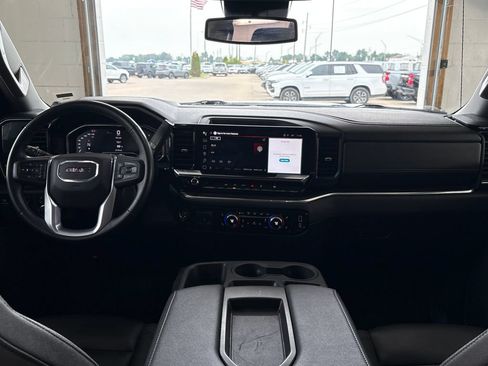 Used 2025 GMC Sierra 1500 SLT AWD/4WD image 14