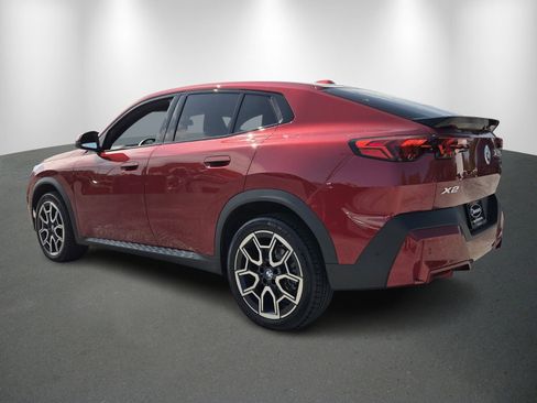 Certified 2025 BMW X2 xDrive28i image 5