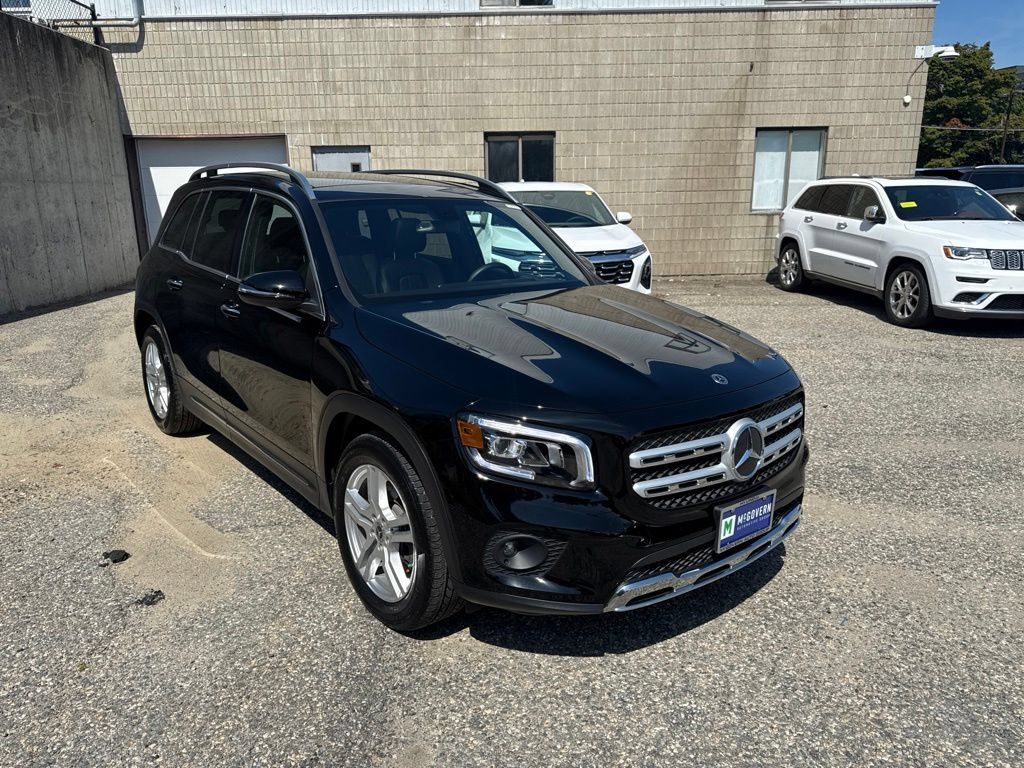 Used 2021 Mercedes-Benz GLB 250 4MATIC image 9