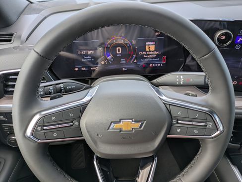 New 2025 Chevrolet Suburban Premier image 19