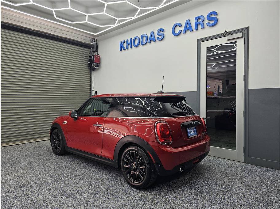 Used 2018 MINI Cooper 2-Door Hardtop FWD image 3