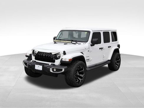 Used 2020 Jeep Wrangler Unlimited Sahara AWD/4WD image 2