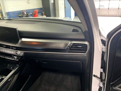 Used 2024 Kia Telluride S AWD/4WD image 13