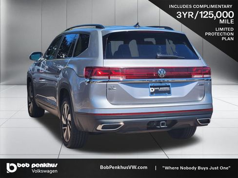 Used 2025 Volkswagen Atlas SE AWD/4WD image 27