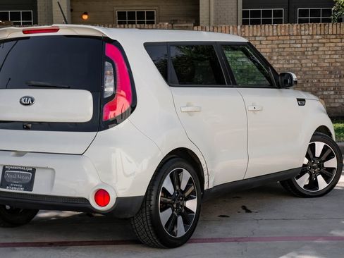 Used 2015 Kia Soul ! w/ Sun & Sound Package image 16