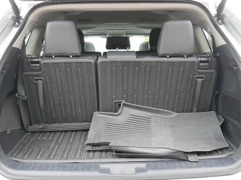 Used 2024 Toyota Highlander XLE image 5