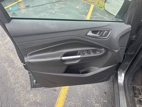 Used 2016 Ford Escape SE w/ Equipment Group 201A AWD/4WD image 11