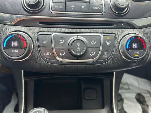 Used 2015 Chevrolet Impala LTZ FWD image 27