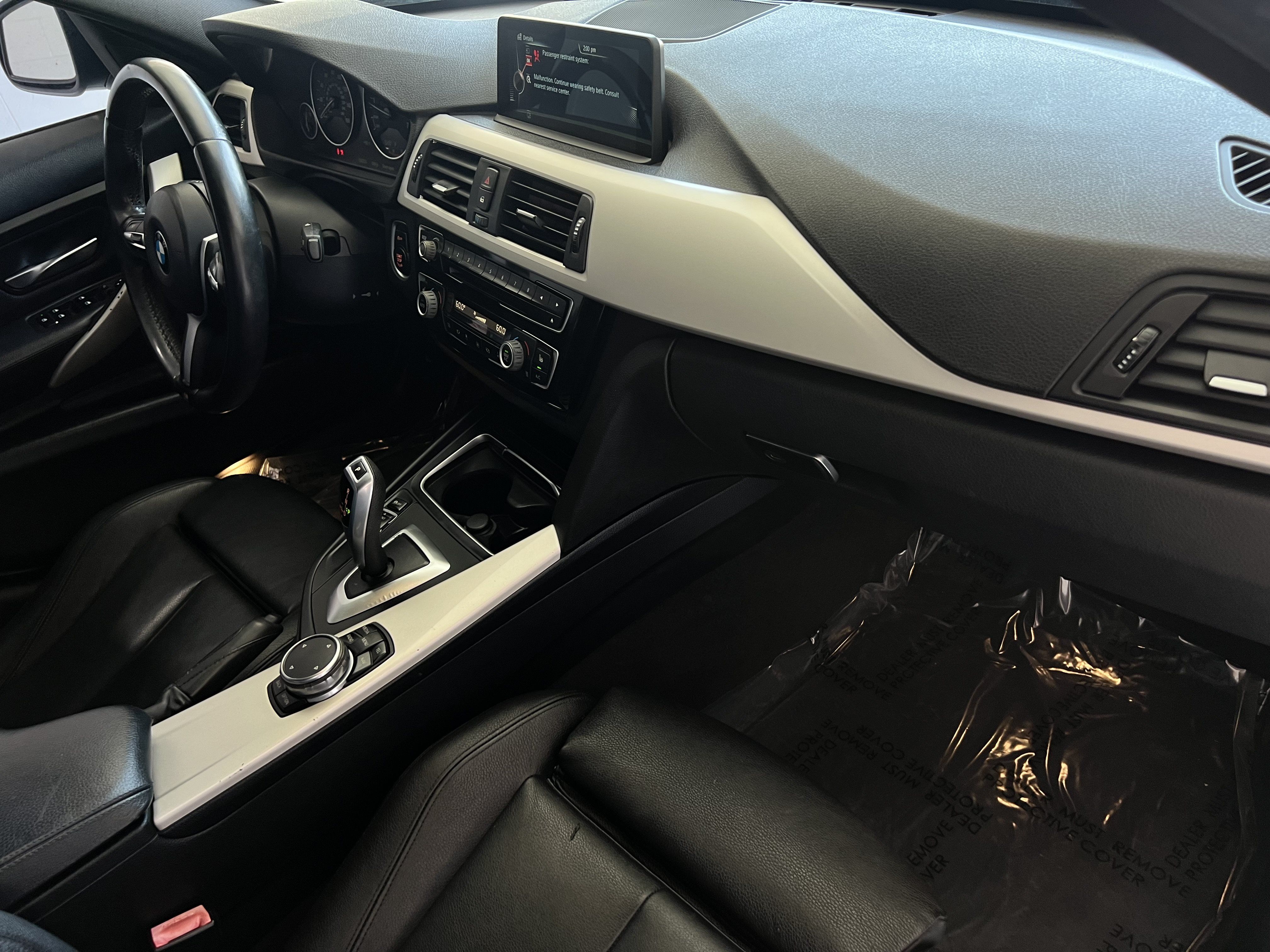 Used 2016 BMW 320i Sedan RWD image 19