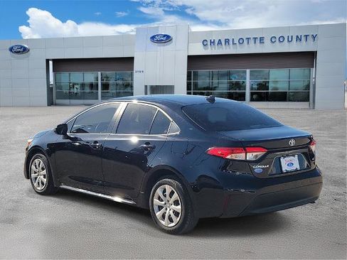 Used 2025 Toyota Corolla LE image 3