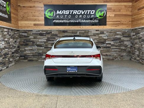 Certified 2024 Hyundai Elantra SE image 8