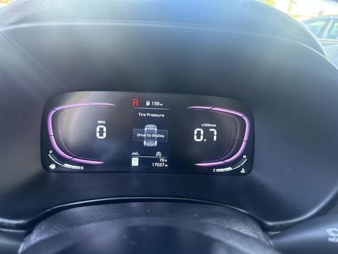 Used 2023 Kia Soul LX image 33