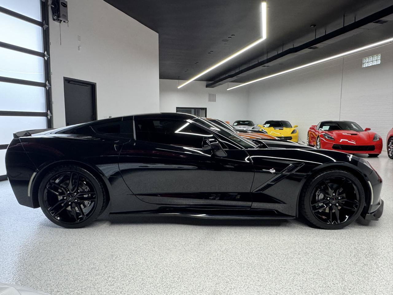 Used 2019 Chevrolet Corvette Stingray Coupe w/ 1LT RWD image 18