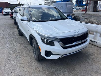 Used 2023 Kia Seltos S w/ Navigation Package