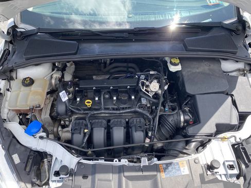Used 2017 Ford Focus SE FWD image 32