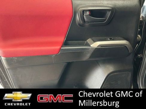 Used 2017 Toyota Tacoma SR5 w/ Tow Package AWD/4WD image 25