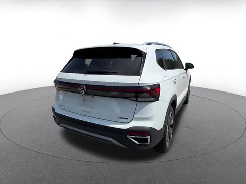 Used 2025 Volkswagen Taos SE AWD/4WD image 15