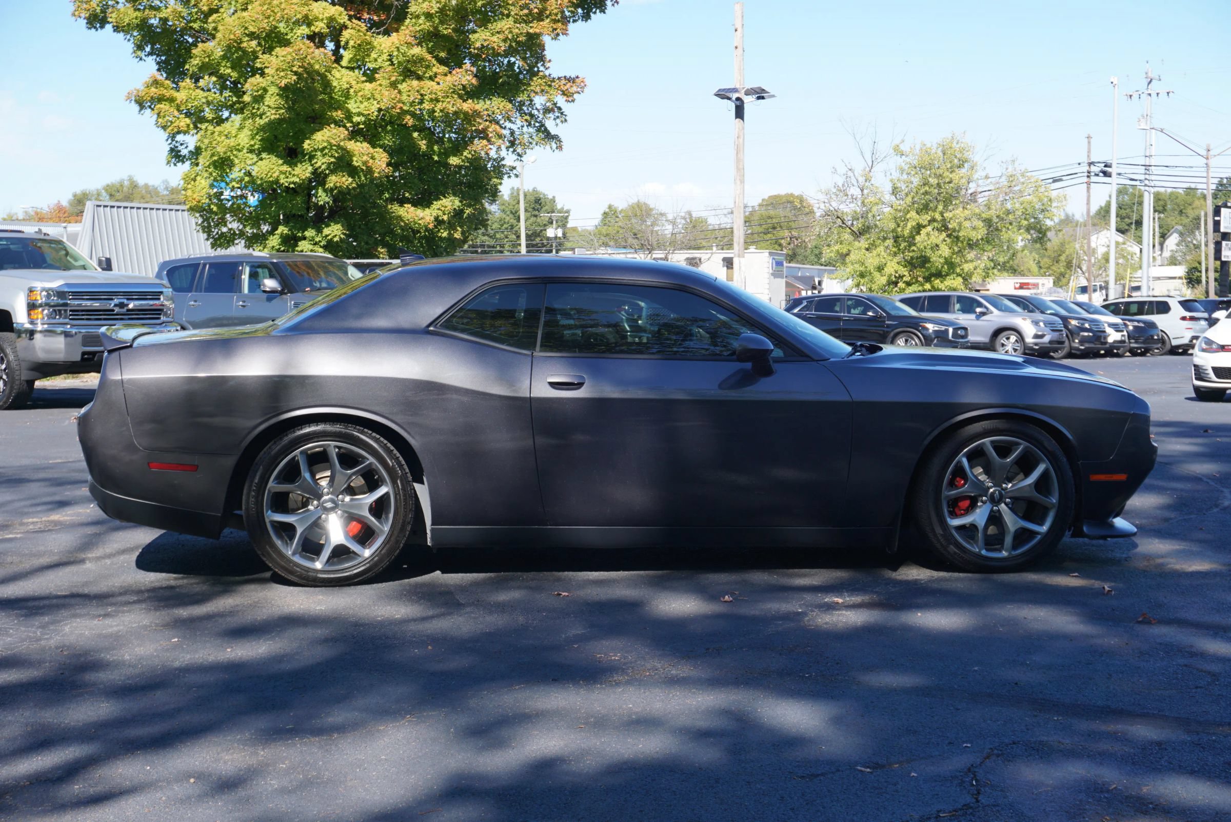 Used 2015 Dodge Challenger R/T Scat Pack w/ Scat Pack Appearance Package RWD image 4