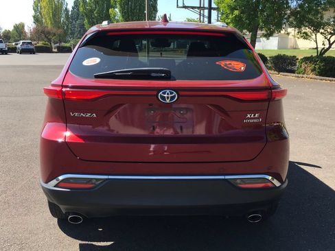 Used 2021 Toyota Venza XLE w/ Carpet Mat Package (TMS) AWD/4WD image 5