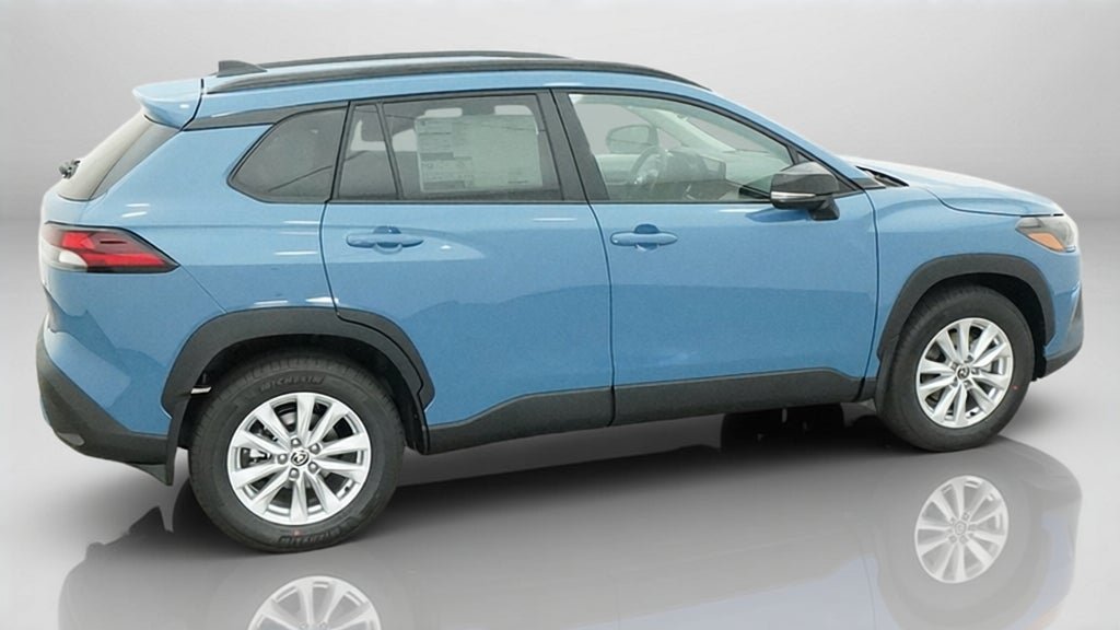 New 2026 Toyota Corolla Cross LE w/ Moonroof Package FWD image 10