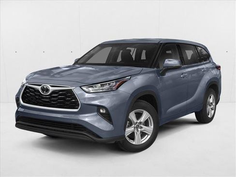 Used 2021 Toyota Highlander LE FWD image 1