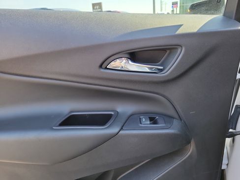 Used 2019 Chevrolet Equinox LT FWD image 12