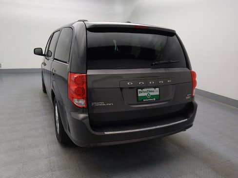 Used 2019 Dodge Grand Caravan SXT FWD image 6