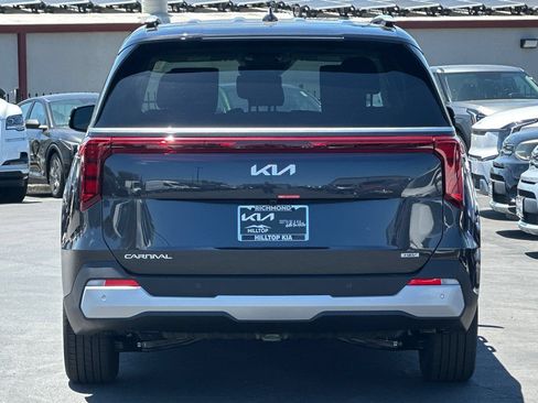 New 2026 Kia Carnival EX FWD image 5