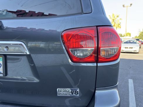 Used 2008 Toyota Sequoia Limited AWD/4WD image 16