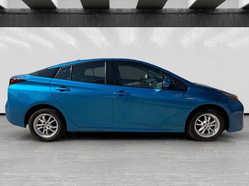 Used 2022 Toyota Prius L Eco FWD image 6