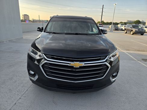 Used 2020 Chevrolet Traverse LT FWD image 8