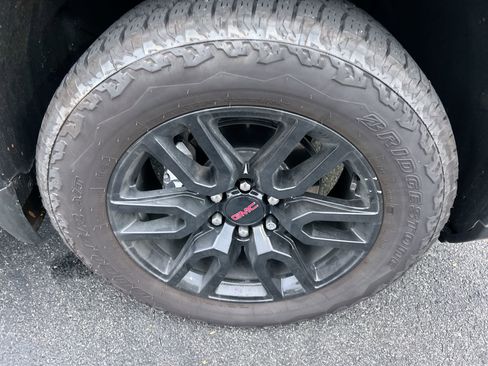 Used 2025 GMC Sierra 1500 Elevation image 13