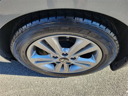 Used 2018 Hyundai Elantra Value Edition image 11