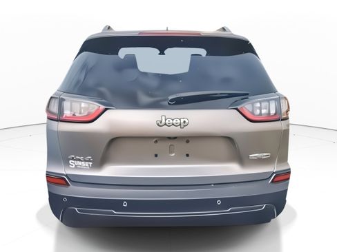 Used 2019 Jeep Cherokee Latitude Plus image 8