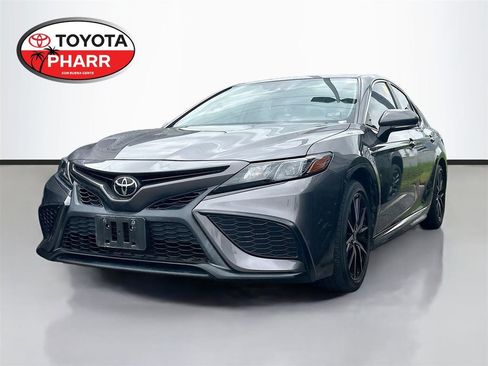 Used 2023 Toyota Camry SE FWD image 1