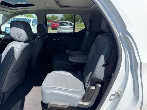 Used 2018 Chevrolet Traverse Premier w/ Driver Confidence II Package FWD image 10