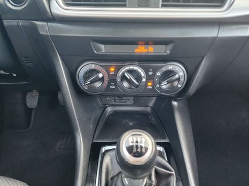 Used 2018 MAZDA MAZDA3 Sport FWD image 27