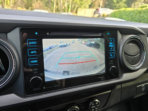 Used 2019 Toyota Tacoma TRD Off-Road w/ Technology Package image 28