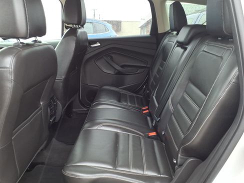 Used 2017 Ford Escape Titanium image 4