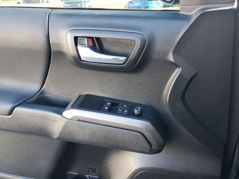 Used 2023 Toyota Tacoma TRD Sport image 27