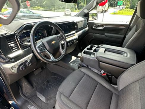 Used 2023 Chevrolet Silverado 1500 LT w/ Convenience Package II RWD image 6