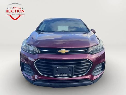 Used 2017 Chevrolet Trax LS AWD/4WD image 2