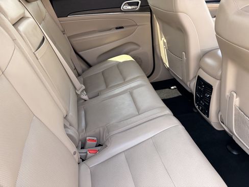 Used 2020 Jeep Grand Cherokee Limited w/ Luxury Group II RWD image 13