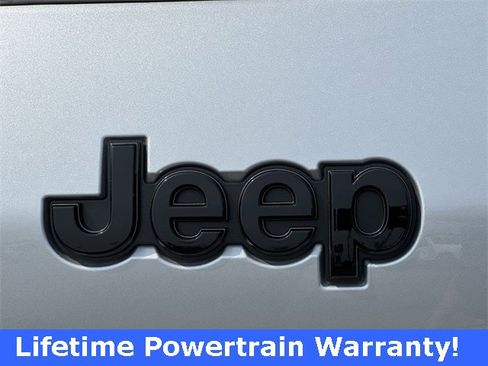 New 2025 Jeep Grand Cherokee L Altitude image 11