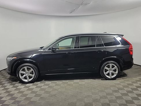 Used 2021 Volvo XC90 T6 Momentum w/ Climate Package image 12
