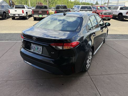 Used 2020 Toyota Corolla LE FWD image 6